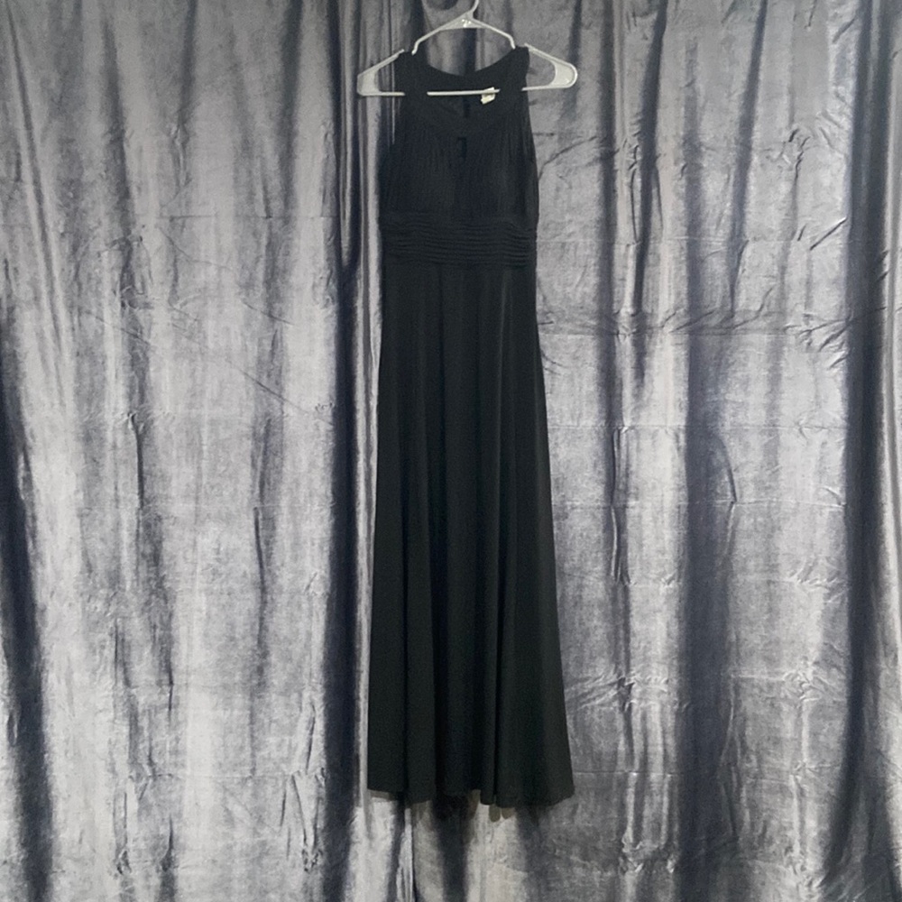 Beautiful long black formal dress side zip